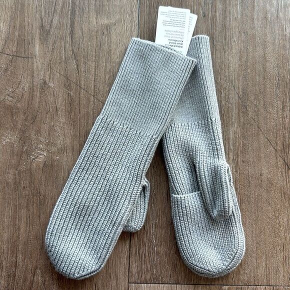 Lululemon Ribbed Merino Wool-Blend Knit Mittens‎ Heathered Gull Grey NWT M/L - Picture 1 of 6